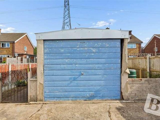 Flat for sale in Pot Kilns, Greater London