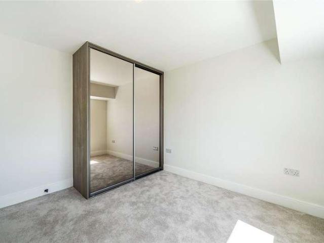 Flat for sale in Gerrards Cross, Denham