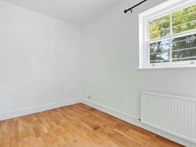 Flat for sale in Archway, Greater London