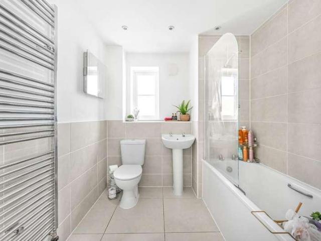 Flat for sale in Duton Hill, Essex