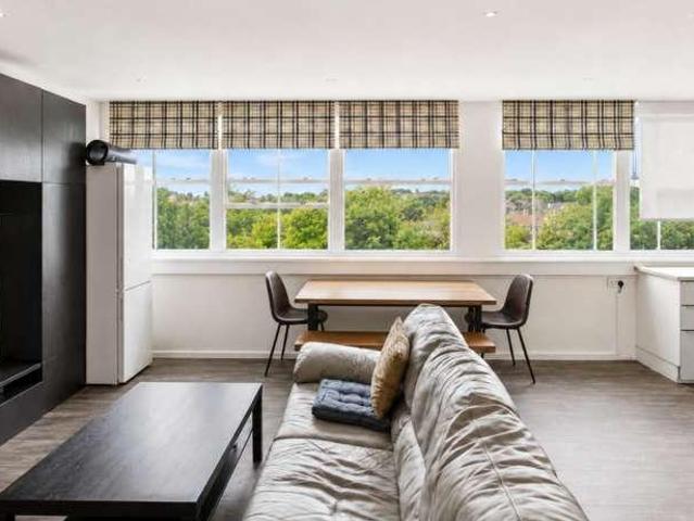Flat for sale in London Borough of Croydon, Greater London