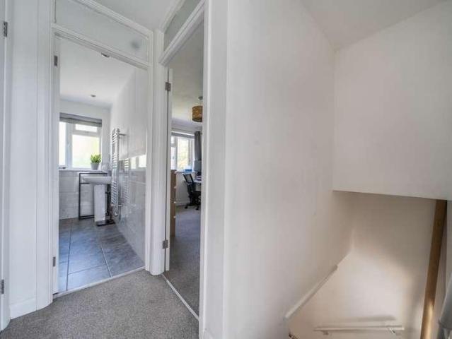 Flat for sale in Totteridge, Cressex