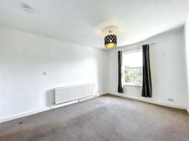 Flat for sale in The Old Town, Scarborough