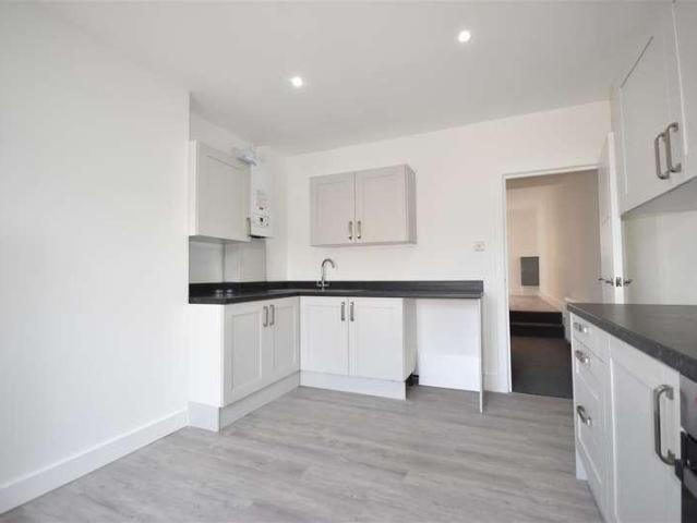 Flat for sale in London Borough of Hounslow, Spring Grove