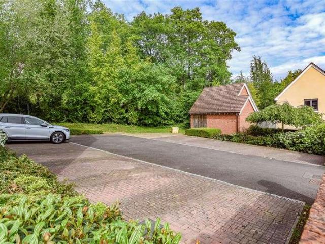 Flat for sale in School House, Gloucestershire