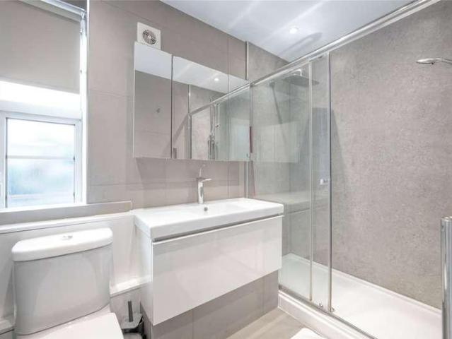 Flat for sale in Belsize Park, Greater London