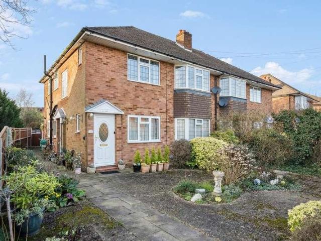 Flat for sale in Chalfont St. Peter, Denham