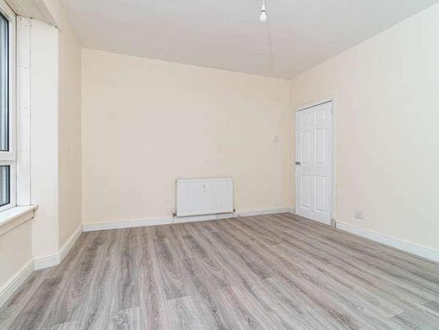 Flat for sale in Pollokshaws, Scotland