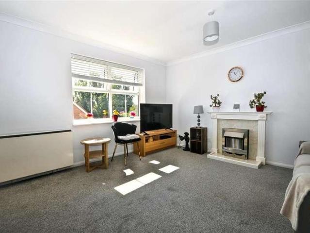 Flat for sale in Sovereign Harbour, Eastbourne