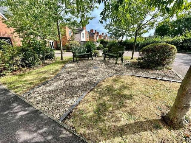 Flat for sale in Elmfield, Leicestershire