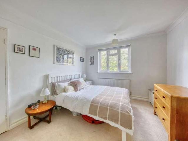 Flat for sale in London Borough of Richmond upon Thames, Greater London