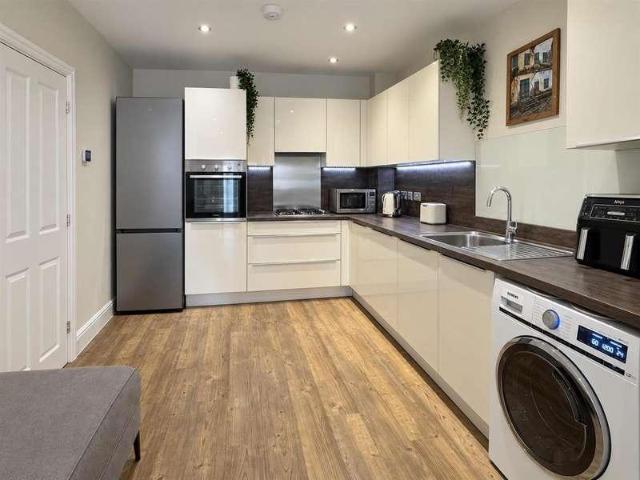 Flat for sale in Greater London