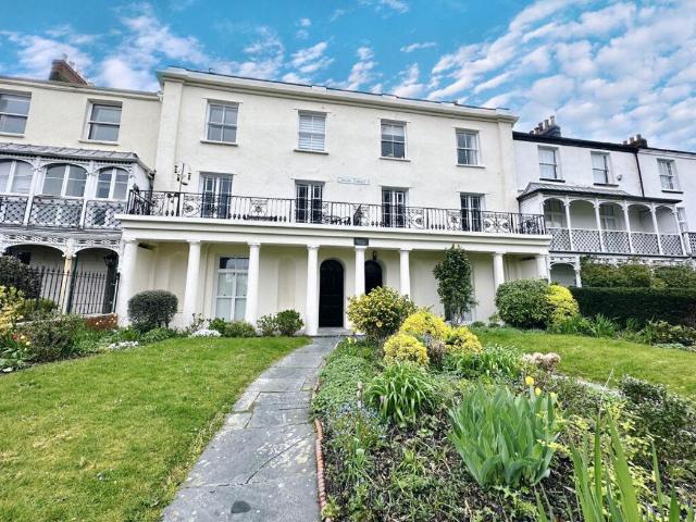 Flat for sale in Fort Hill, North Devon