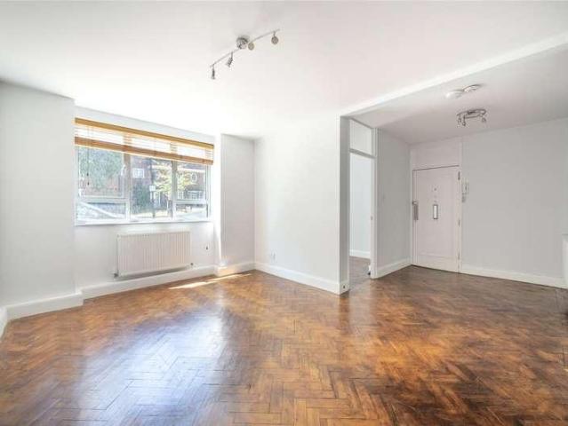 Flat for sale in St. John's Wood, Greater London