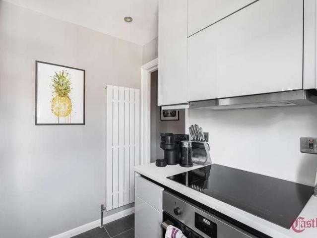 Flat for sale in London Borough of Haringey, Greater London