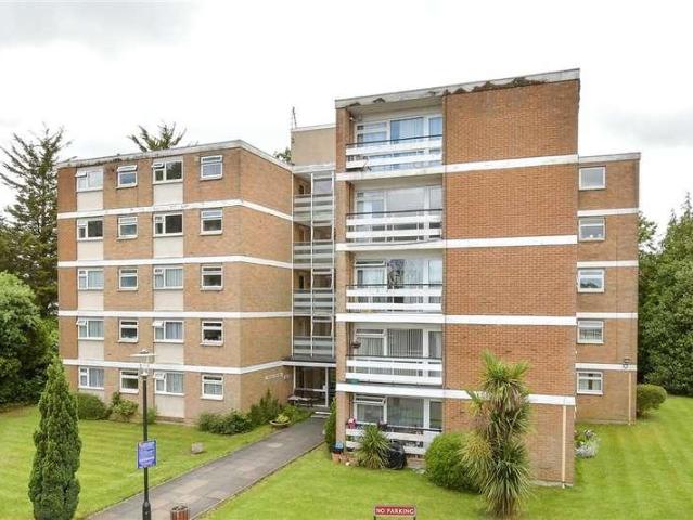 Flat for sale in Woodcote Green, Greater London