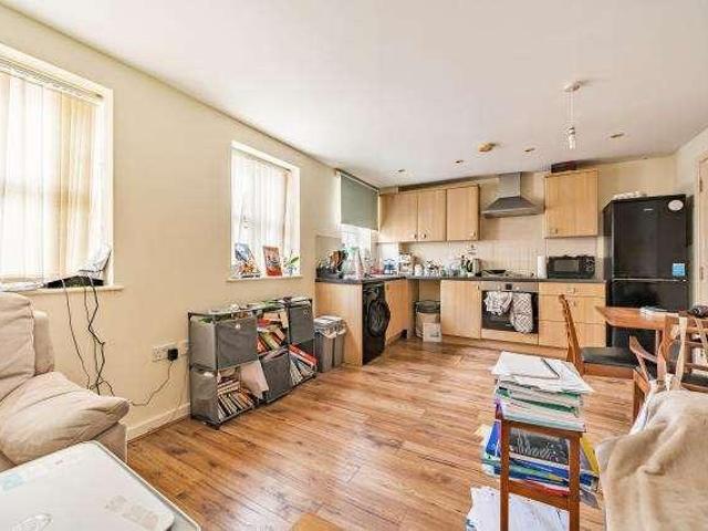 Flat for sale in Coldharbour, Buckinghamshire