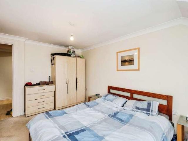 Flat for sale in SA1 Swansea Waterfront, Swansea