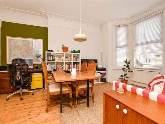 Flat for sale in London Borough of Croydon, Greater London