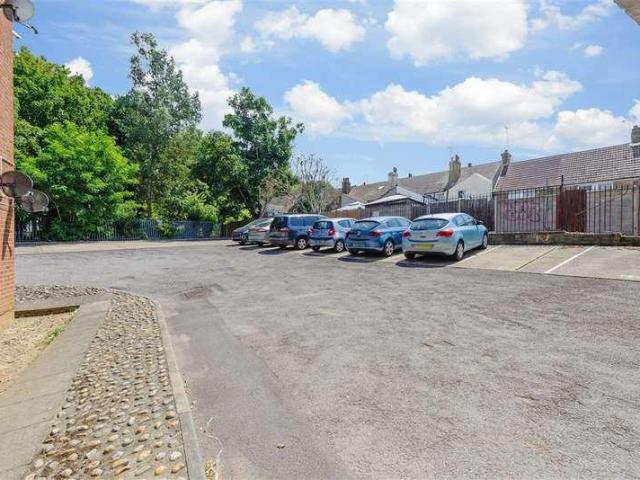 Flat for sale in Brompton, Gillingham