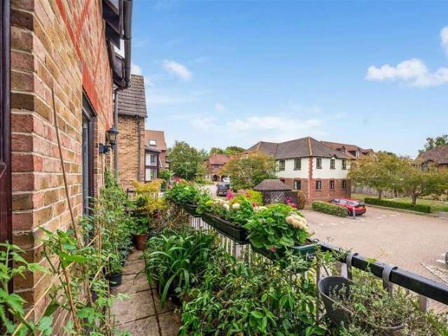 Flat for sale in Chichester, Littlecote