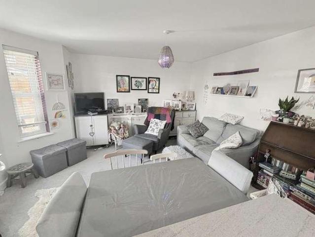 Flat for sale in Boscombe, Bournemouth