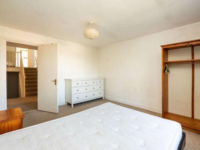 Flat for sale in Denmark Hill, Greater London