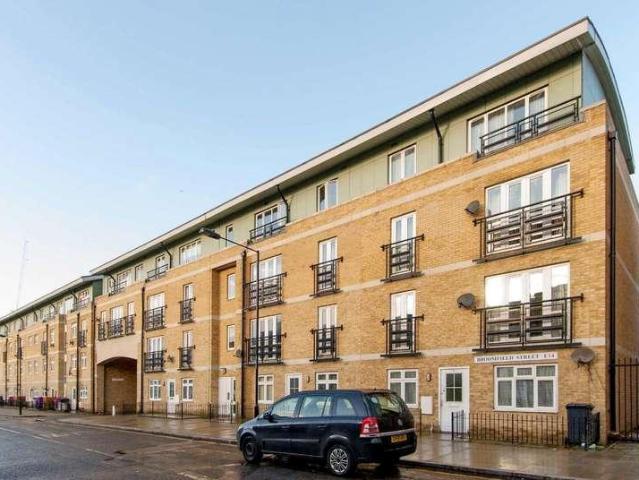 Flat for sale in Bromley-by-Bow, Poplar Grove