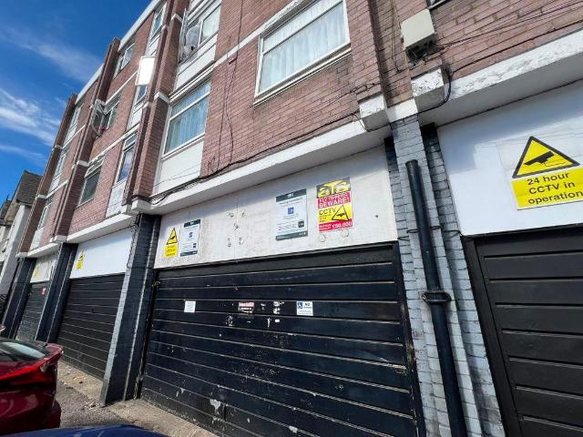 Flat for sale in London Borough of Croydon, Thornton Heath