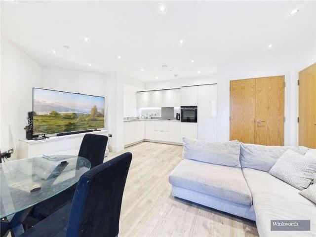 Flat for sale in Wealdstone, Greater London