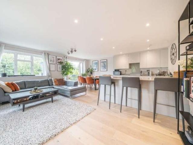 Flat for sale in Beckenham, Beckenham