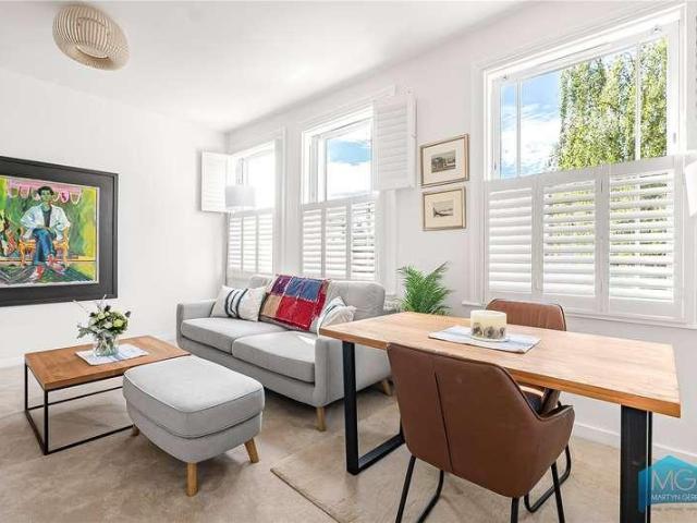 Flat for sale in Friern Barnet, Greater London