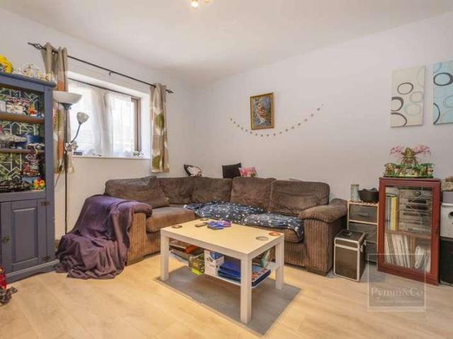 Flat for sale in Lakenham, East Bank