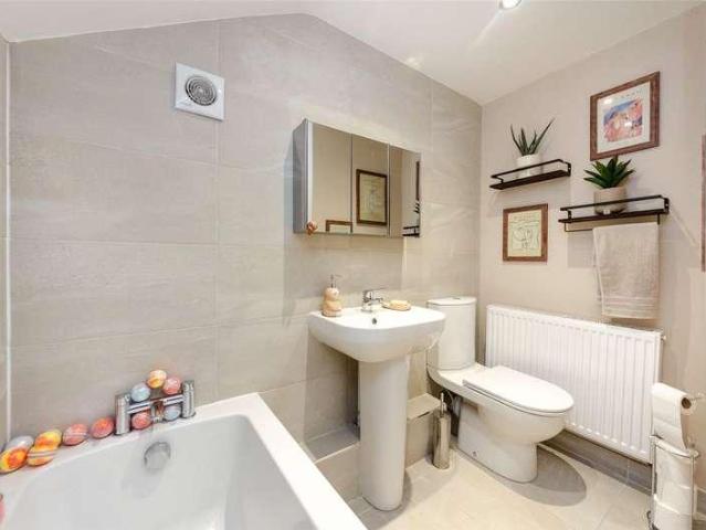 Flat for sale in Llanddulas, Wales