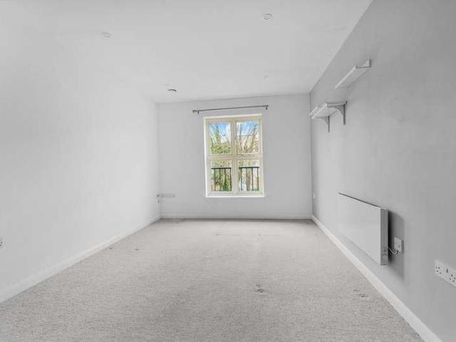 Flat for sale in Black Bourton, Oxfordshire