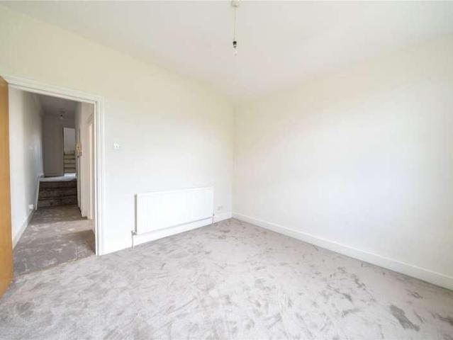 Flat for sale in Hornsey, Greater London