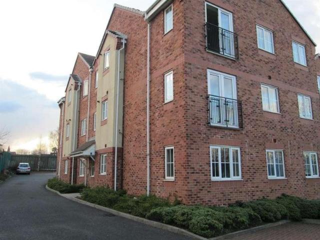 Flat for sale in Oldbury, Tat Bank