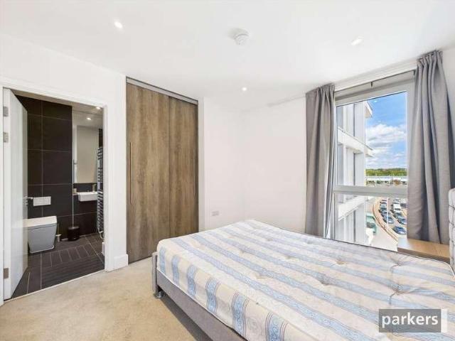 Flat for sale in Newtown, Reading