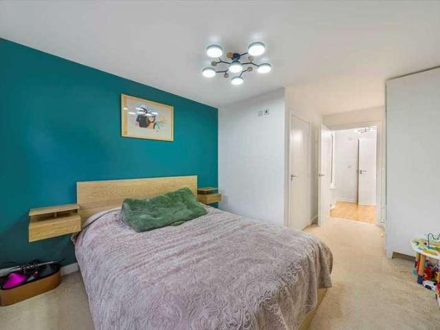 Flat for sale in Monks Orchard, Kent