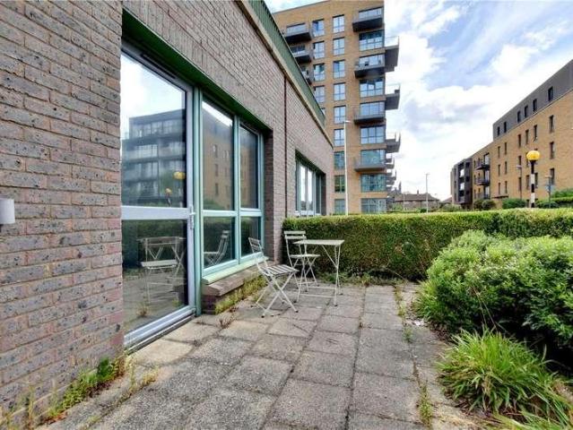 Flat for sale in Kidbrooke, Greater London