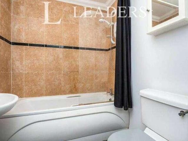 Flat for sale in Sandown Park, Kent