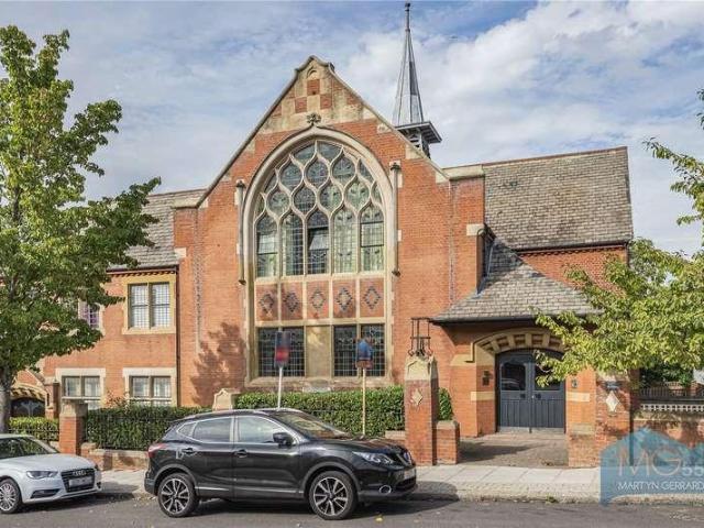 Flat for sale in Muswell Hill, Greater London