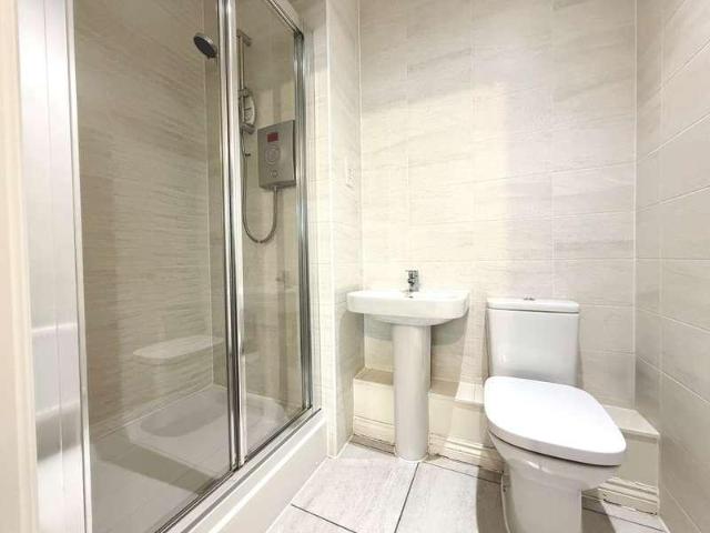 Flat for sale in Milton Keynes