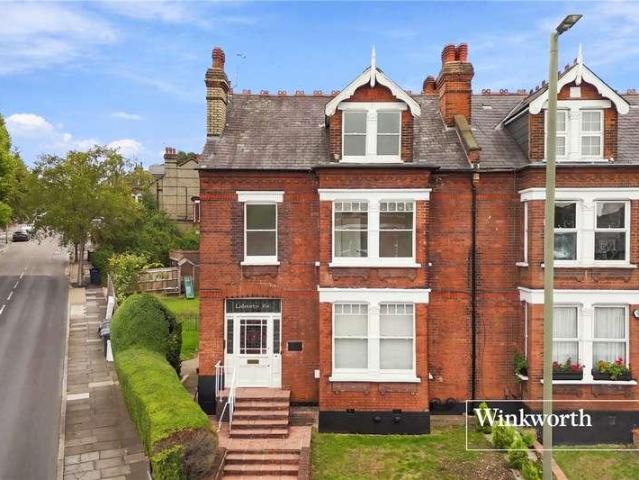 Flat for sale in London Borough of Barnet, Greater London