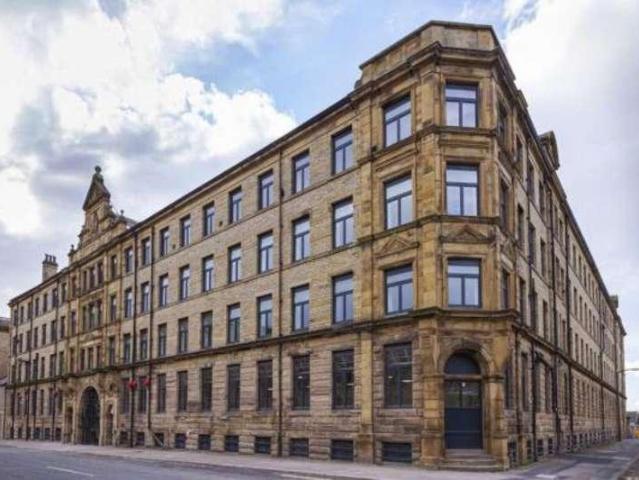 Flat for sale in West Yorkshire