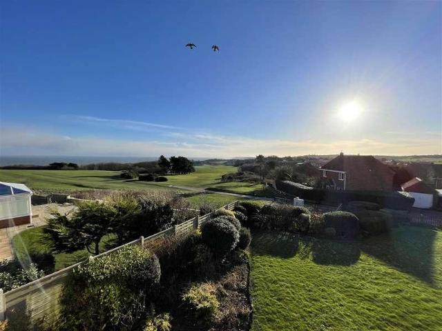 Flat for sale in South Cliff, Kepwick