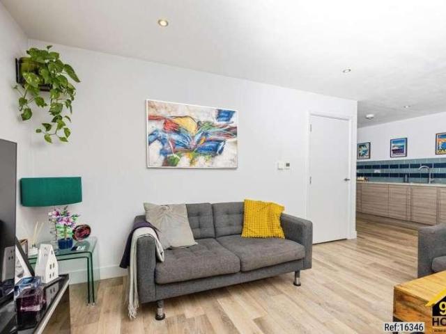 Flat for sale in Bermondsey, Greater London