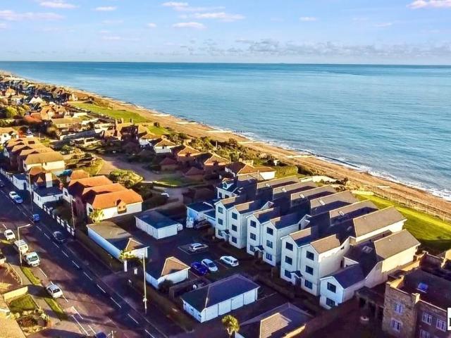 Flat for sale in Cooden, Heathlands