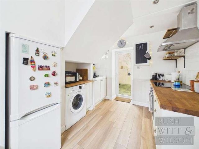 Flat for sale in Central, Heathlands