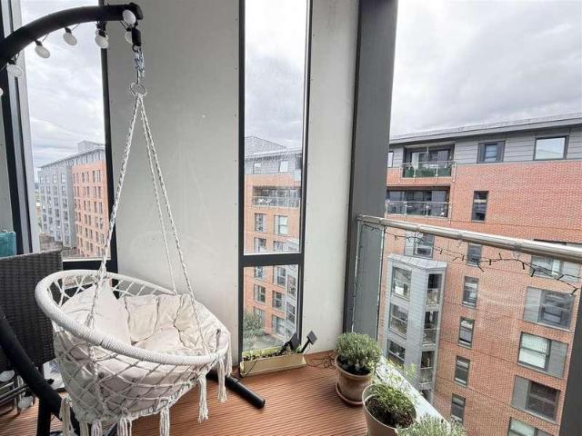 Flat for sale in Georgia, Greater Manchester